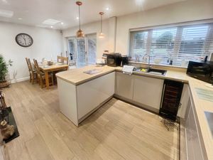 Kitchen- click for photo gallery